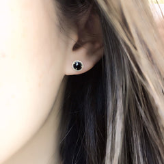 black onyx on ear