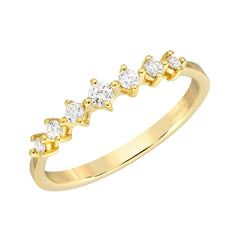 Seven graduated diamond ring