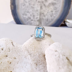 unique one of a kind aquamarine and diamond ring